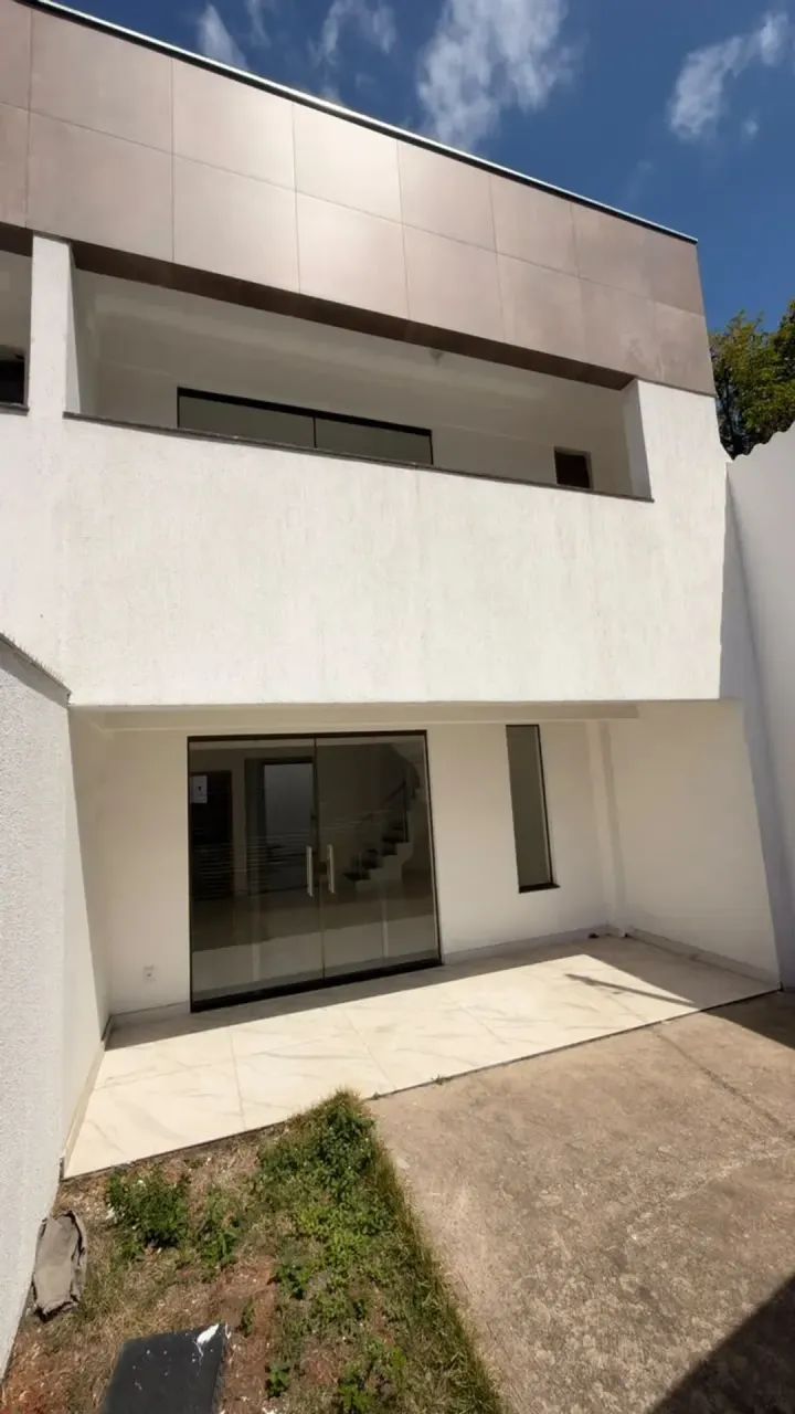 CASA GEMINADA COM 3 QUARTOS NO SANTA AMÉLIA