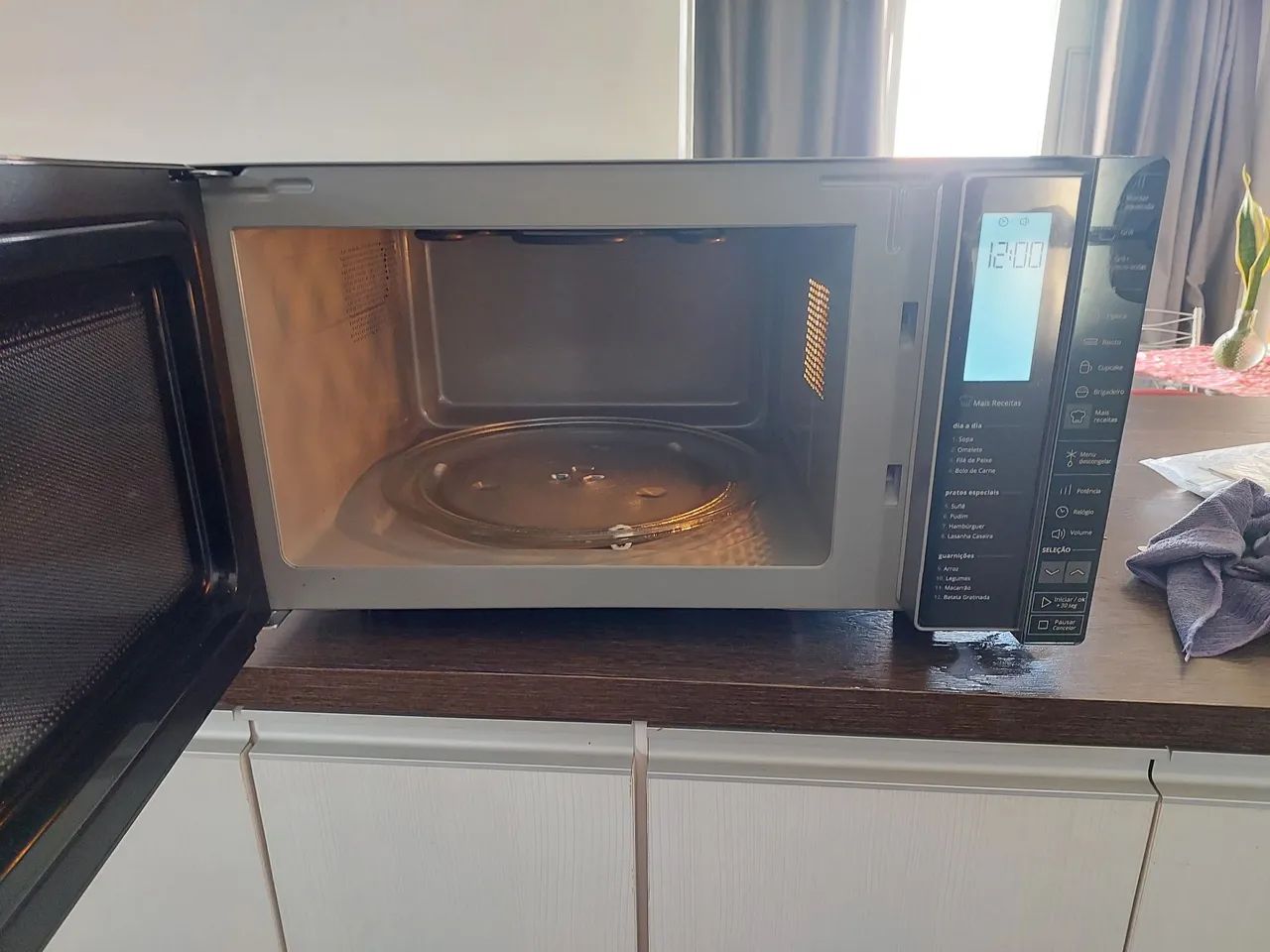 Vendo micro-ondas Brastemp 32 litros  - Foto 3