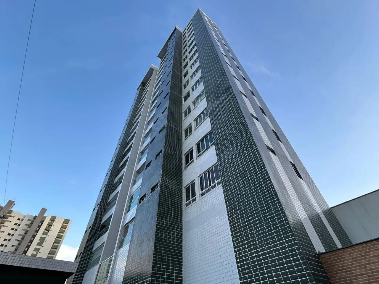 APARTAMENTO À VENDA NA PONTA DO FAROL, ANDAR ALTO 3 SUITES - Foto 11