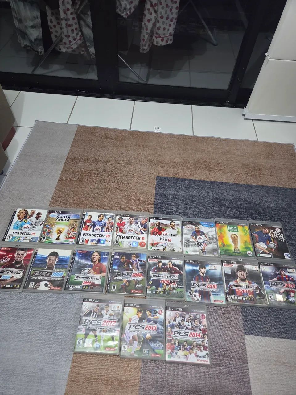 COLEÇÃO DE FIFA E PES COMPLETA DE PS3 - Foto 2