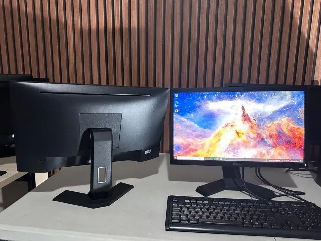 MONITOR DELL P2018H DE 20M POLEGADAS, COM HDMI, DISPLAYPORT, VGA E 2 USB LATERAIS