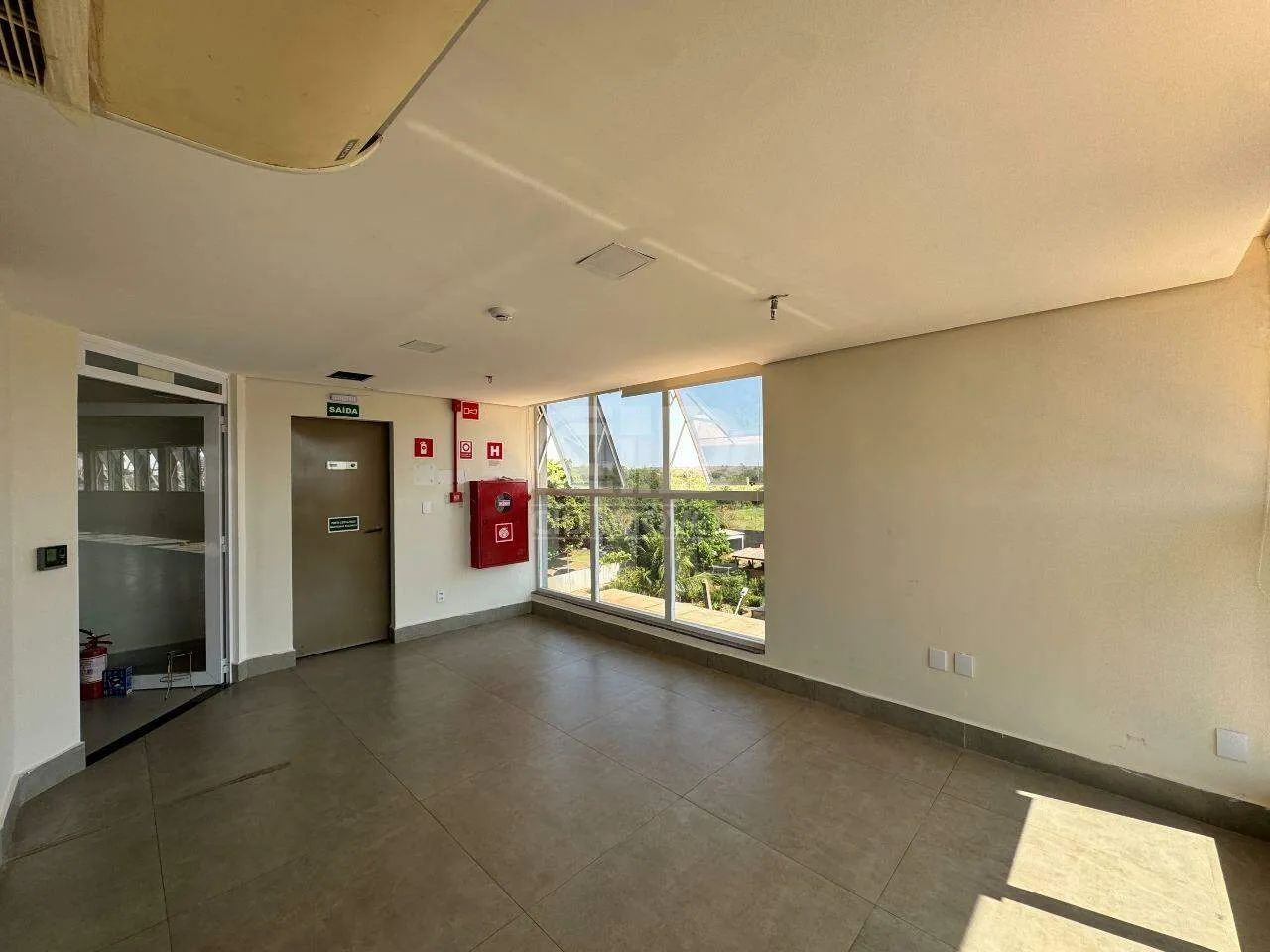Sala Comercial com 400m² no Edifício Perolina - Foto 3