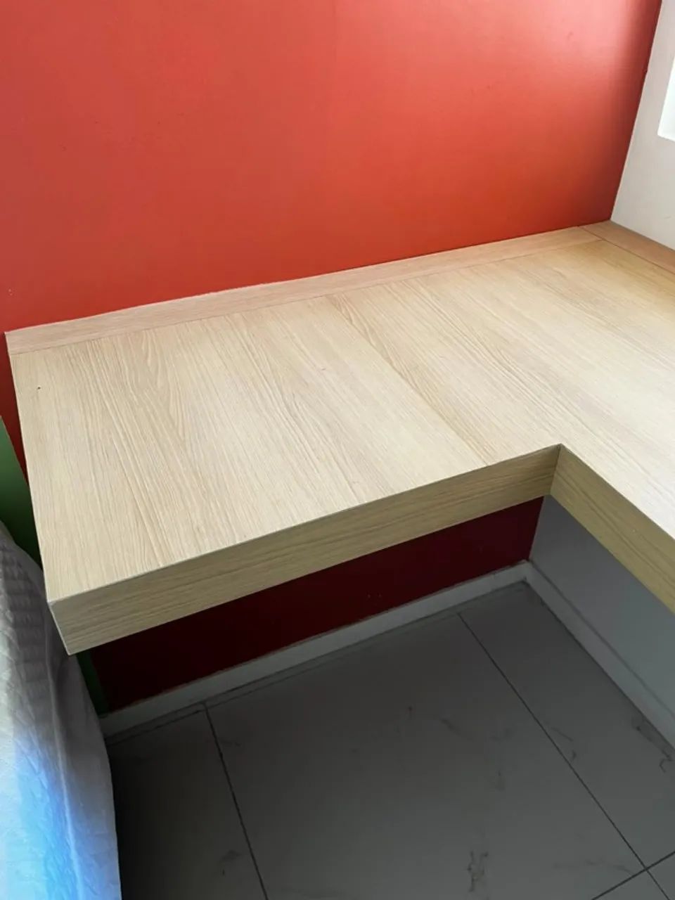 Mesa em formato L 