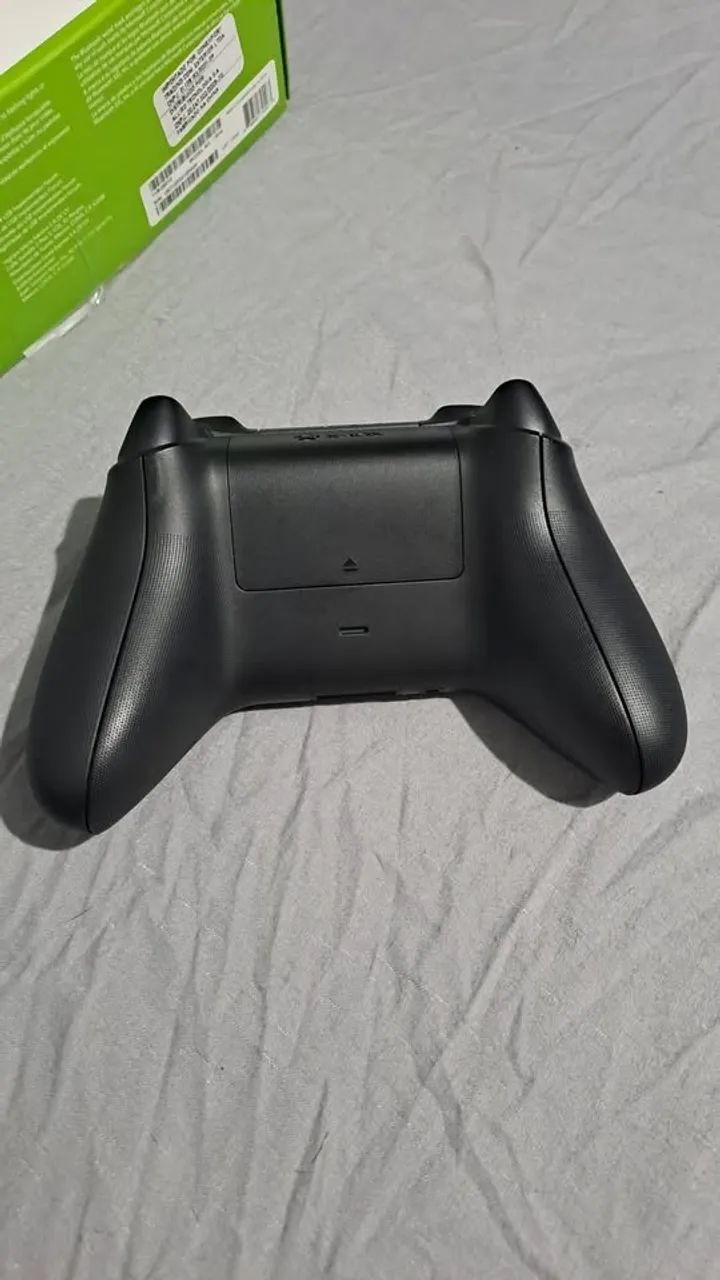Controle Xbox Series S Microsoft Sem Fio Com USB-C e Bluetooth - Foto 4