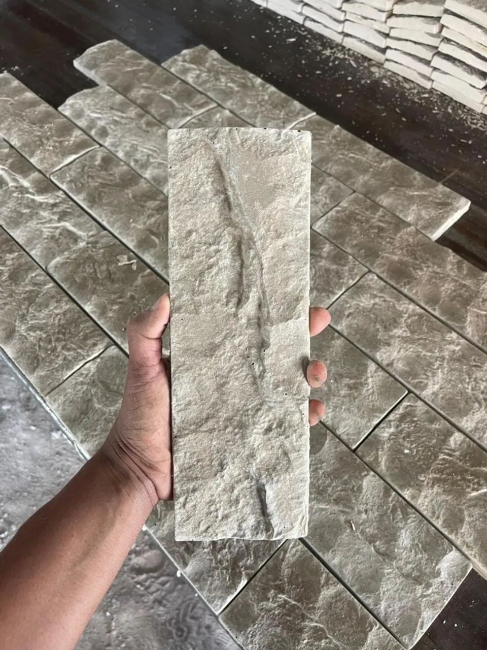 Rockface Cimenticio 30x10 - fendi
