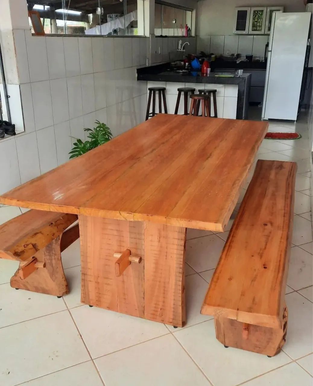 Vendo Mesa Rústica de Madeira 