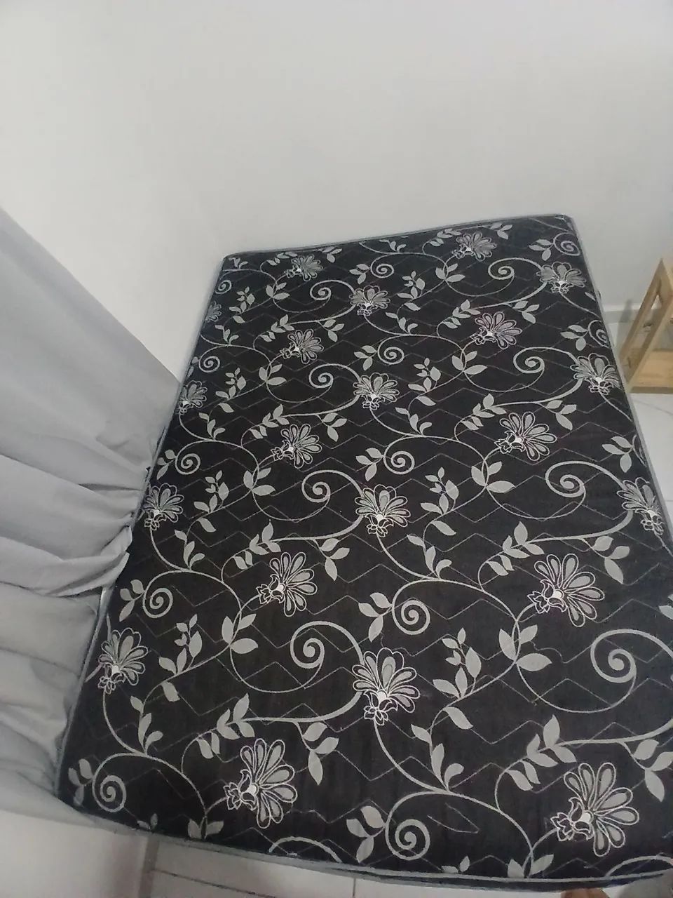 CAMA BOX COM BASE INCLUSA, LEVA UM GALÃO DE AGUA SECO DE BRINDE - Foto 2