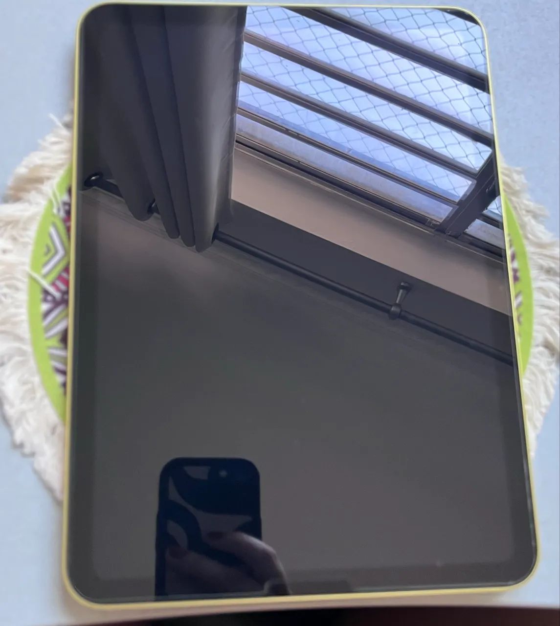iPad 10.9 / 64gb - amarelo 