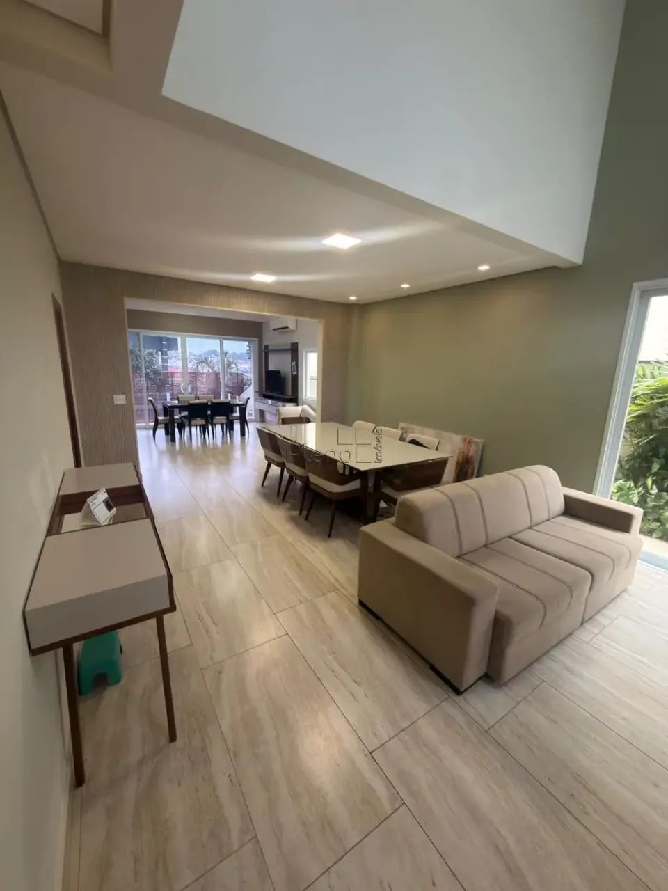 Sobrado para alugar em Campinas, Swiss Park, com 3 suítes, com 320 m² - Foto 3