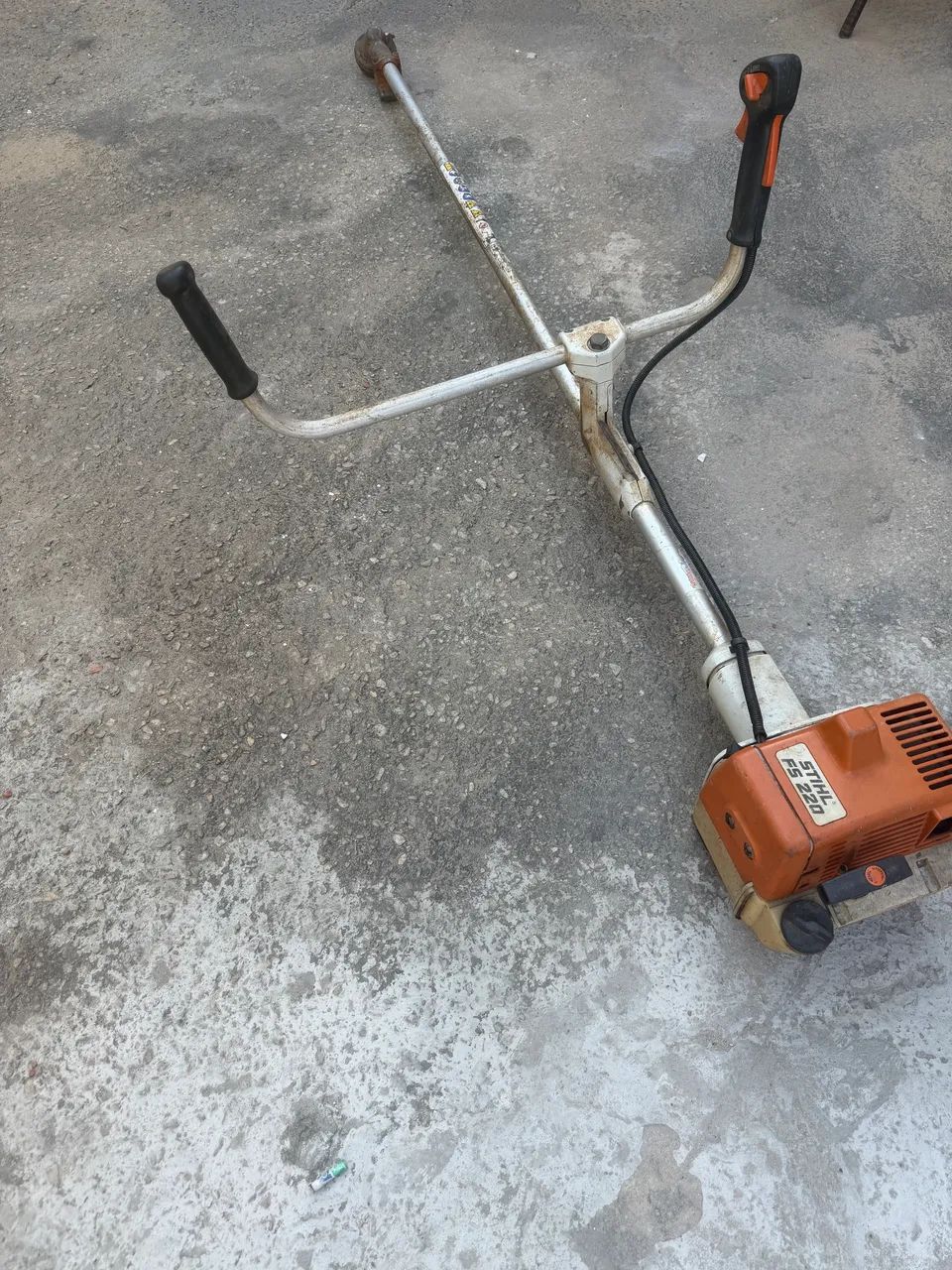 Roçadeira STIHL FS220