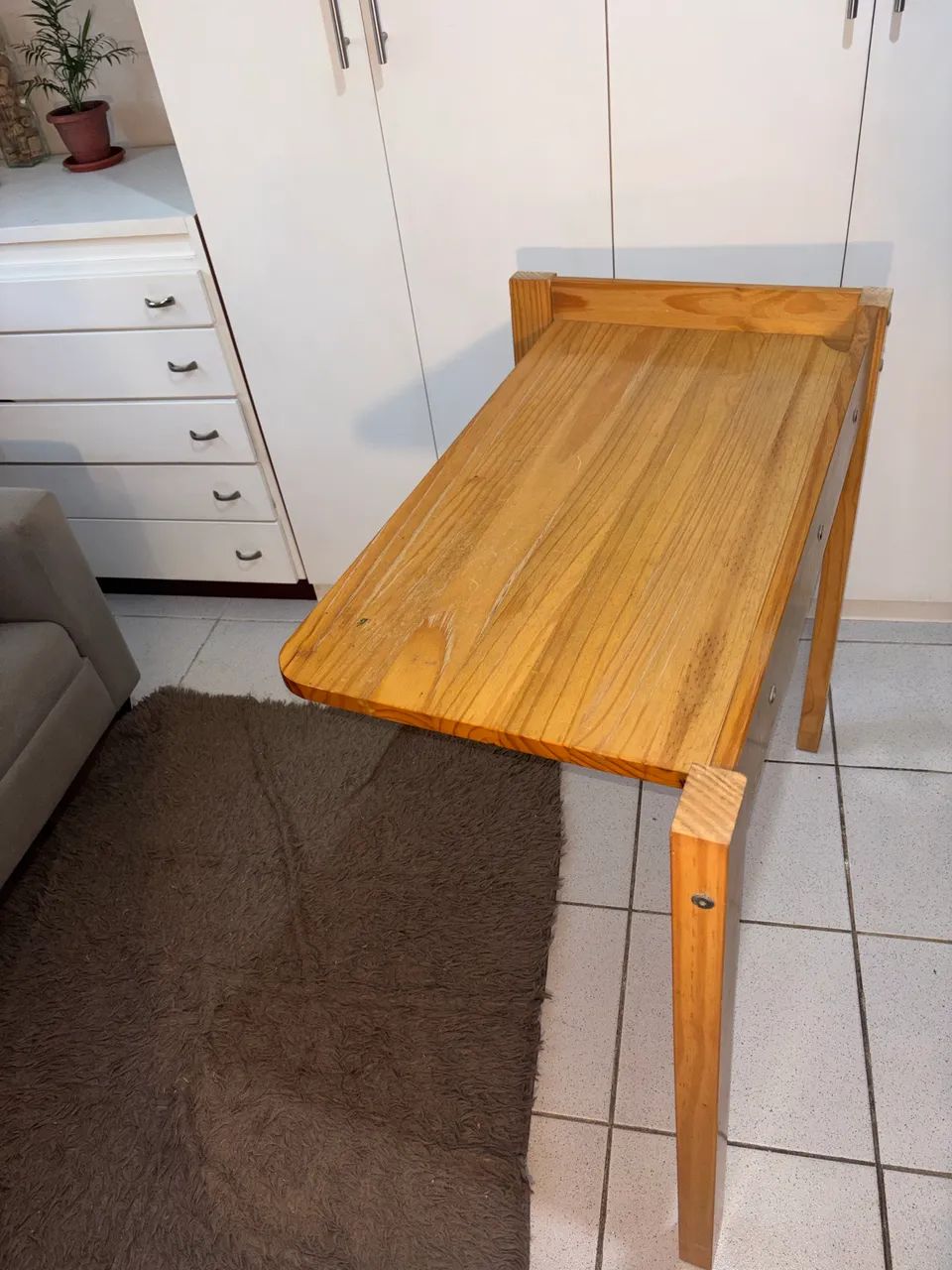 Mesa de estudos / Escrivaninha