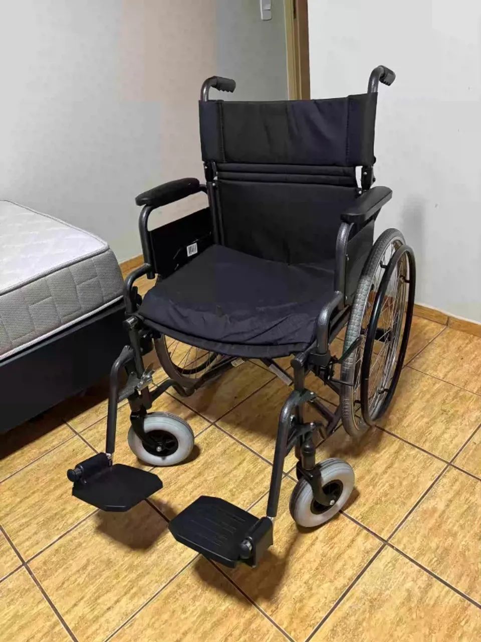 Cadeira de Rodas Dellamed D400 120Kg