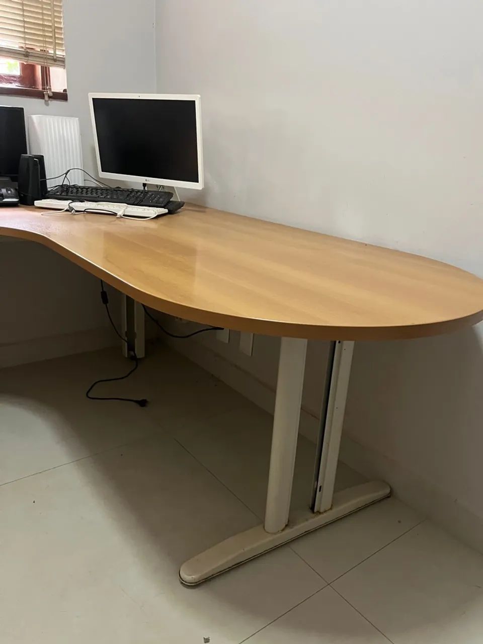 Escrivaninha de madeira para escritório - em ?L? - Foto 2