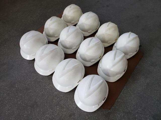 Capacete branco MSA V-Guard com carneira push key - Foto 2