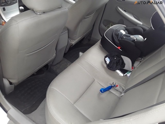 Toyota Corolla GLI 1.8 flex 2013 mecânico  - Foto 4