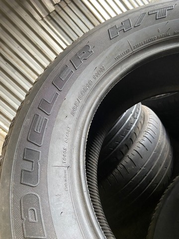 Pneus 265/60/18 Bridgestone Dueler h/t meia vida sem defeitos (não são riscados) - Foto 5