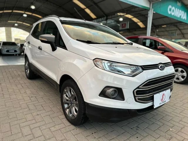 Vendo Ford fiesta freestyle 1.6 2014 manual 