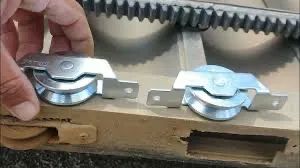 Troca de roldanas / guia portão 