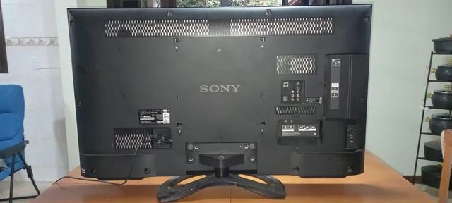 Tv Sony KDL 46W705A com defeito na tela. Para retirada de peças.