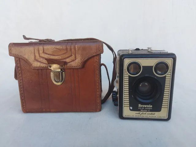 Camera Fotográfica Brownie six-20 