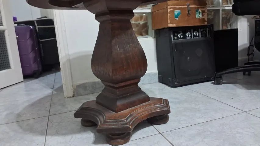 Round Solid Wood Table64985887704963122