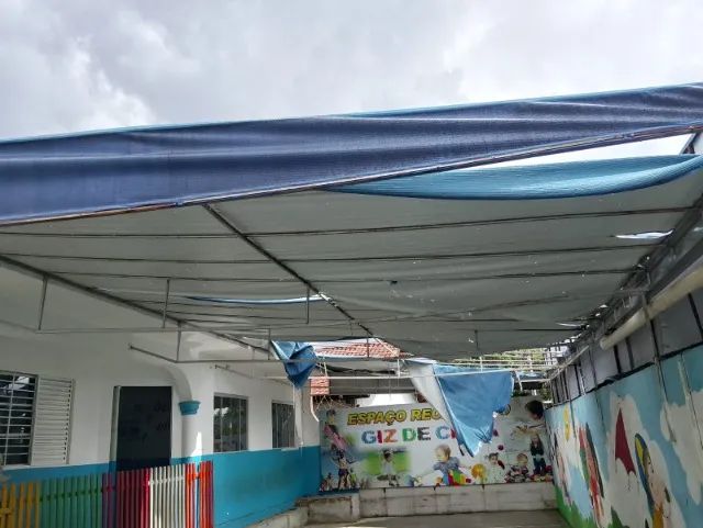 TOLDO E COBERTURA PARA GARAGEM OU FACHADA DE COMERCIO