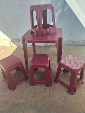 Jogo de mesa com banquetas - Foto 2