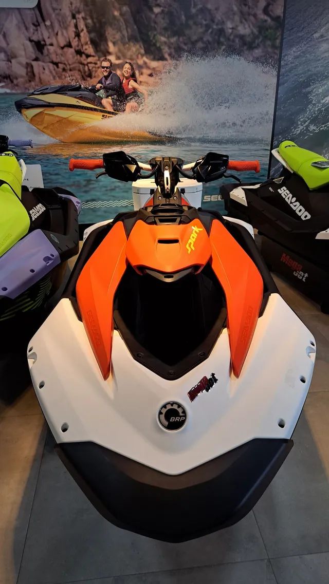 Jet Ski SeaDoo Spark Trixx 2 lugares 2024 Barcos e aeronaves