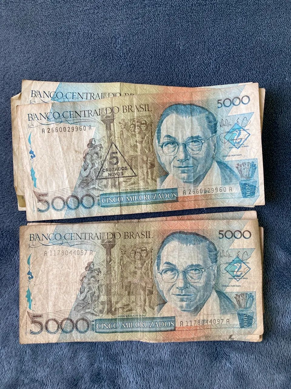 8 cédulas antigas de 5000 cruzeiros