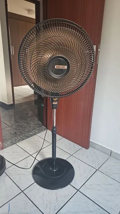 Ventilador de Pé Mallory 220v