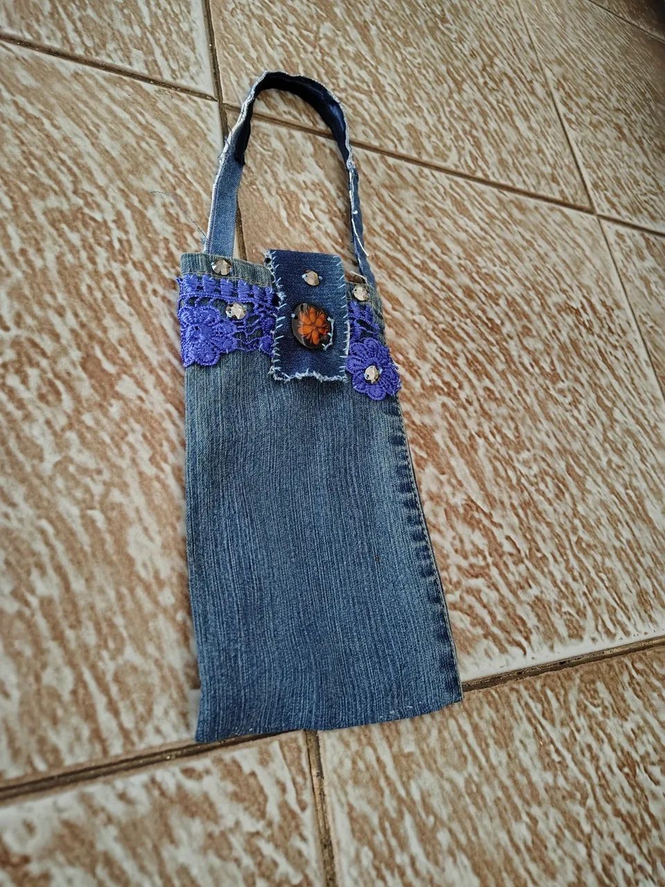 Bolsa Jeans Artesanal com Detalhes em Renda - Foto 4