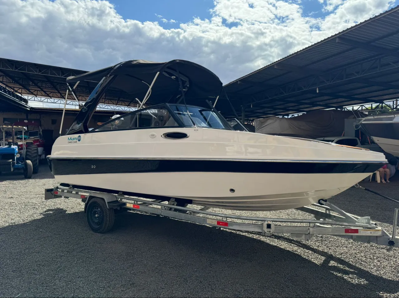 Lancha 2024 Miami boats 205