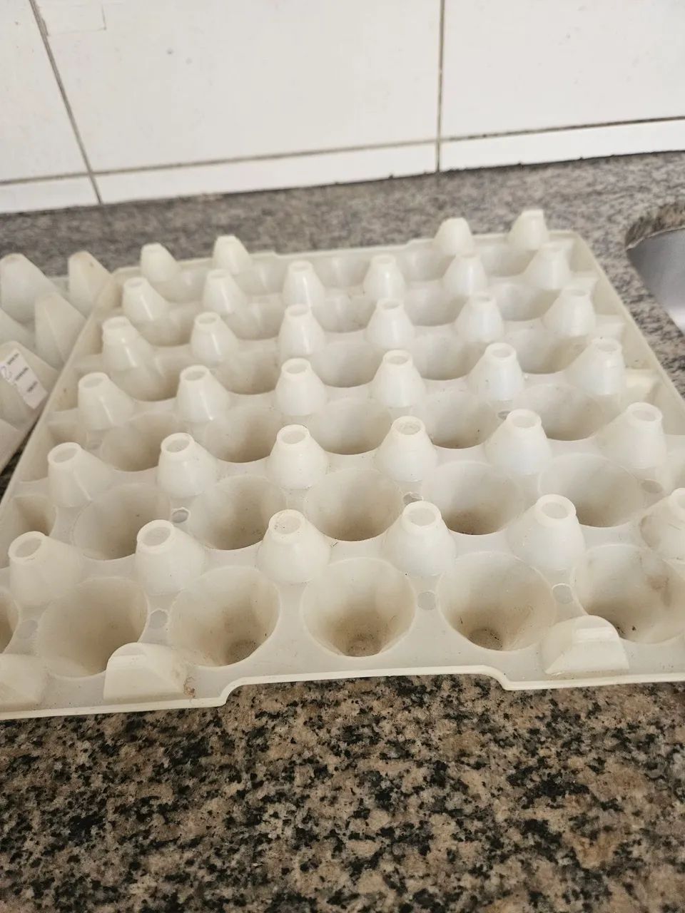 Porta Ovos de Plástico Resistente - Para Restaurantes e Cozinhas - Foto 3