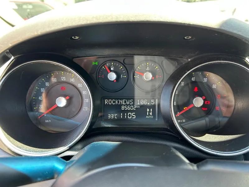 FIAT PUNTO ESSENCE 1.6 DUALOGIC FLEX com Baixo Km 2013 - Foto 4