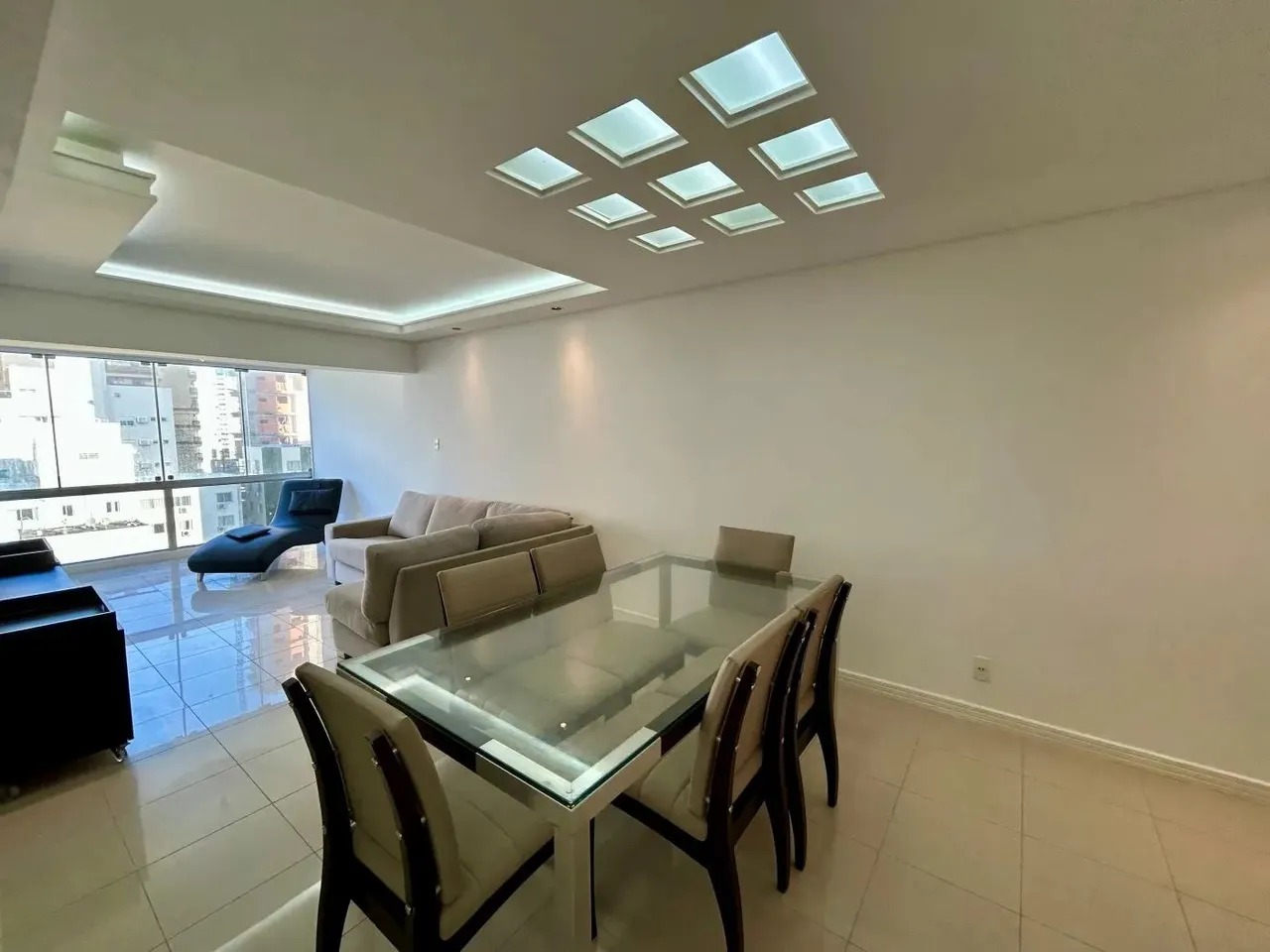 Apartamento para Locação em Balneário Camboriú, Centro, 2 dormitórios, 1 suíte, 2 banheiro