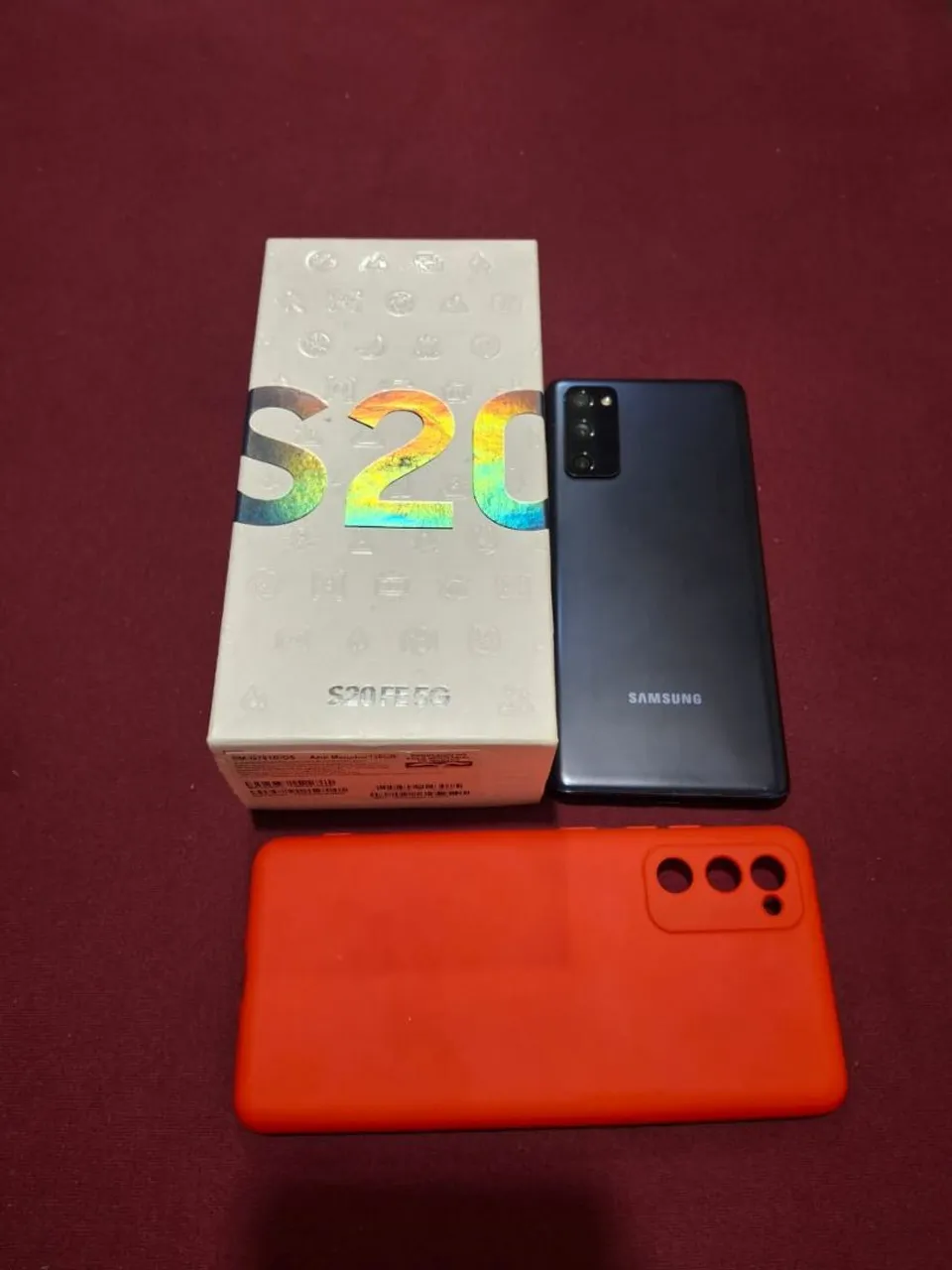 Vendo celular S20 fe