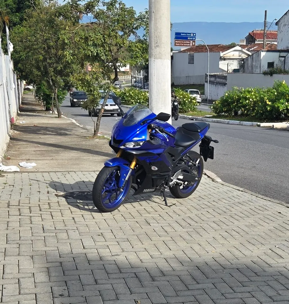 Yamaha R3