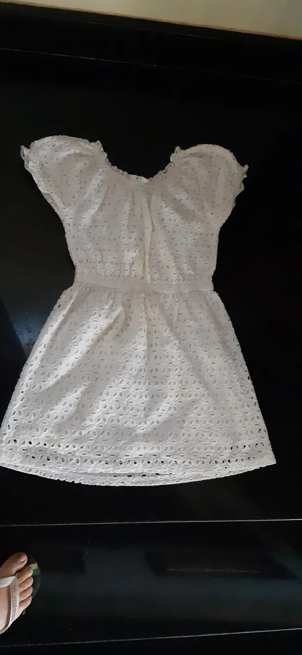 Vestido infantil branco de renda