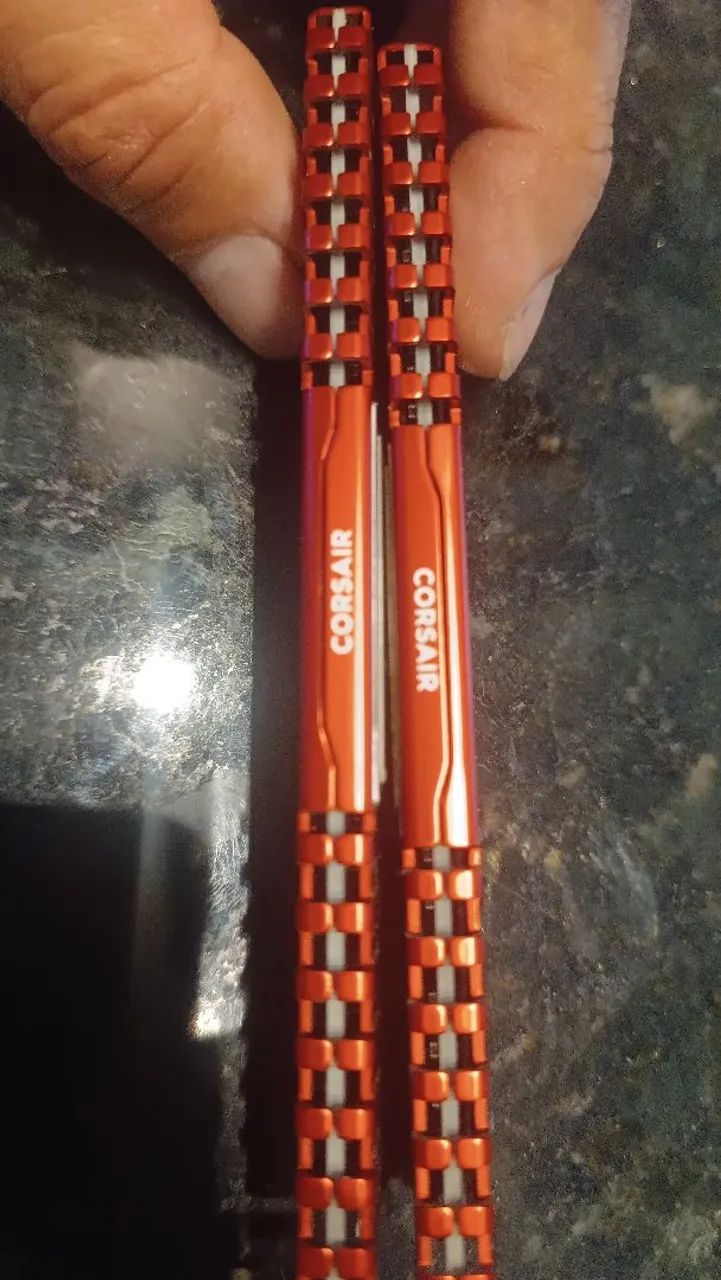 Memória RAM Corsair 16GB DDR4