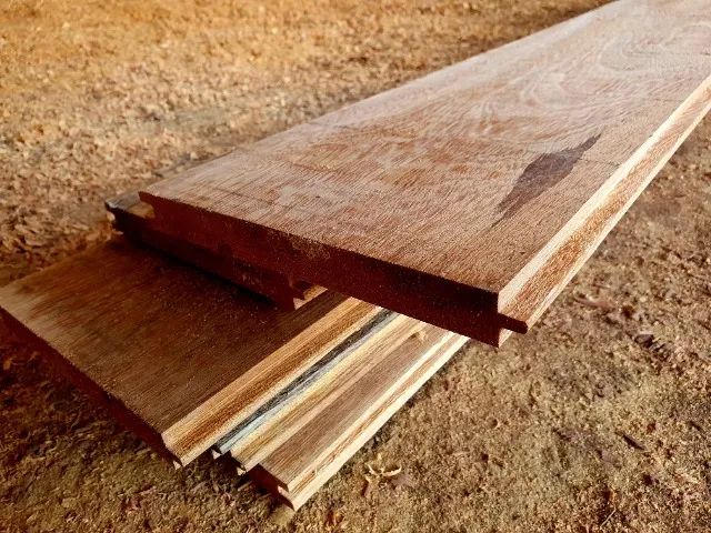 Tábua de parede comum e macheada