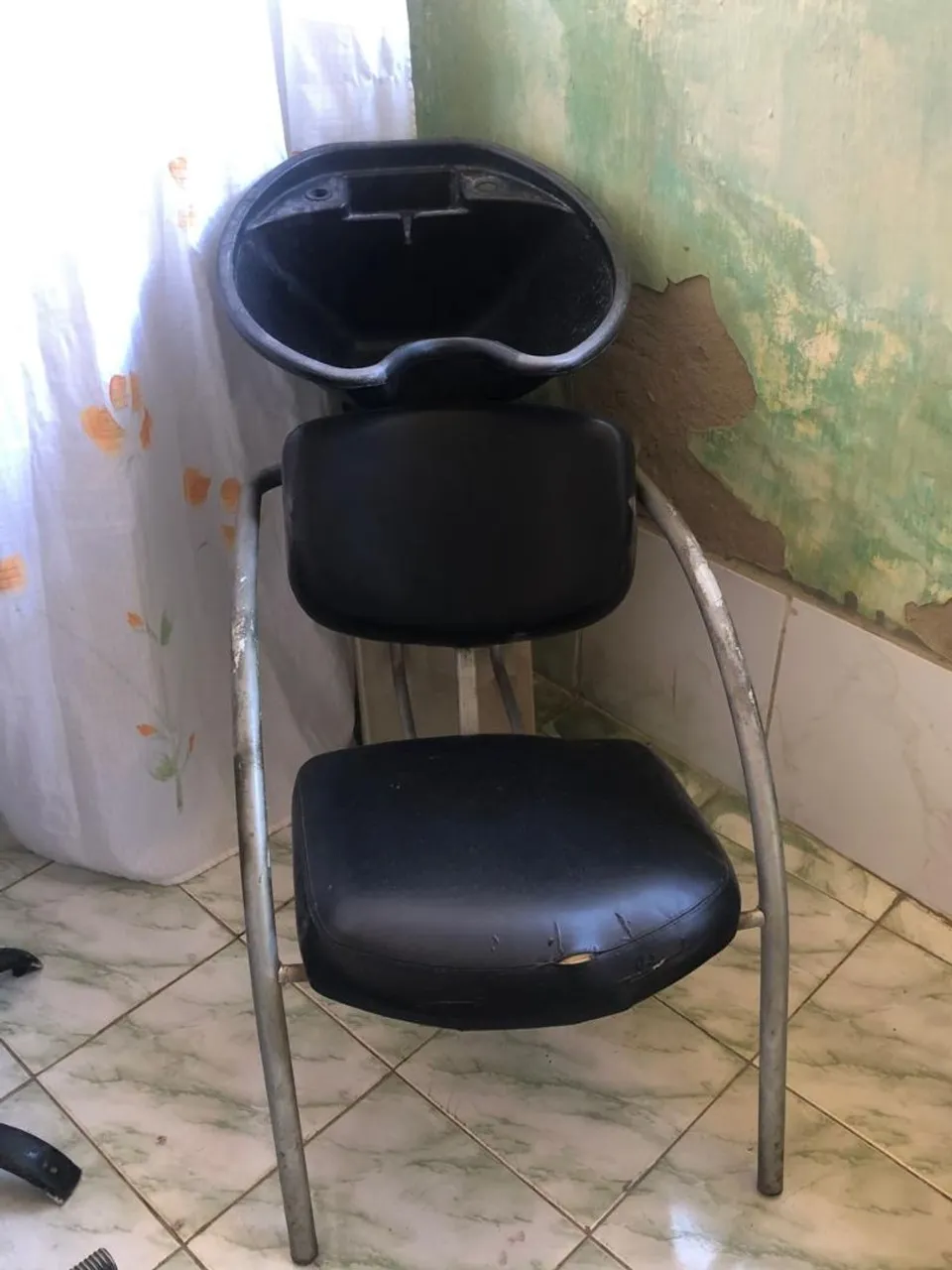 Cadeira de salão com lavatório