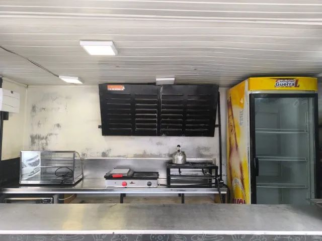 FOOD TRUCK COMPLETO *COM DOCUMENTO* - Geladeira Expositora, Forno Elétrico, Chapa... - Foto 2