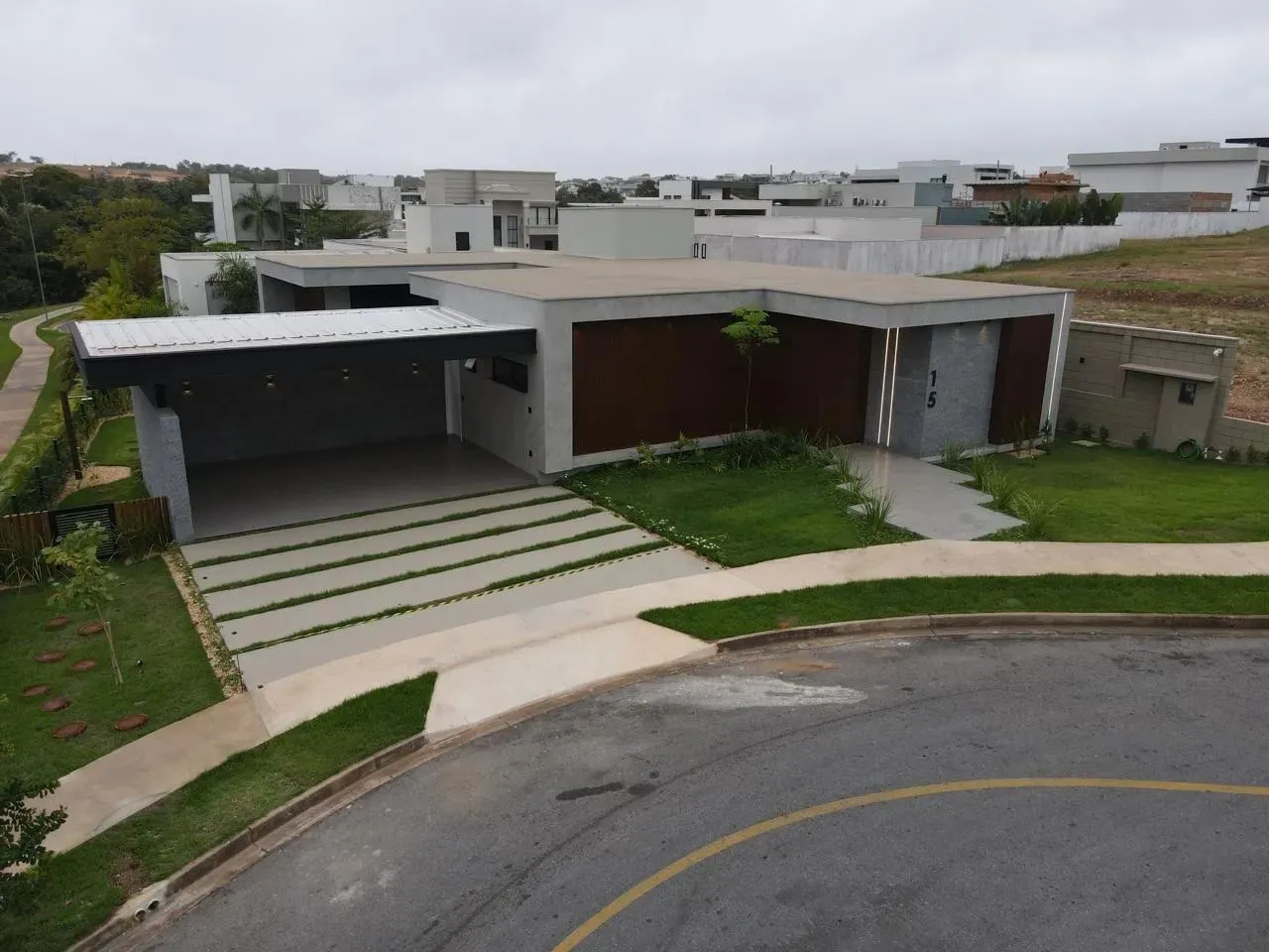 VENDO CASA TÉRREA NO CONDOMÍNIO FLORIAS DA MATA