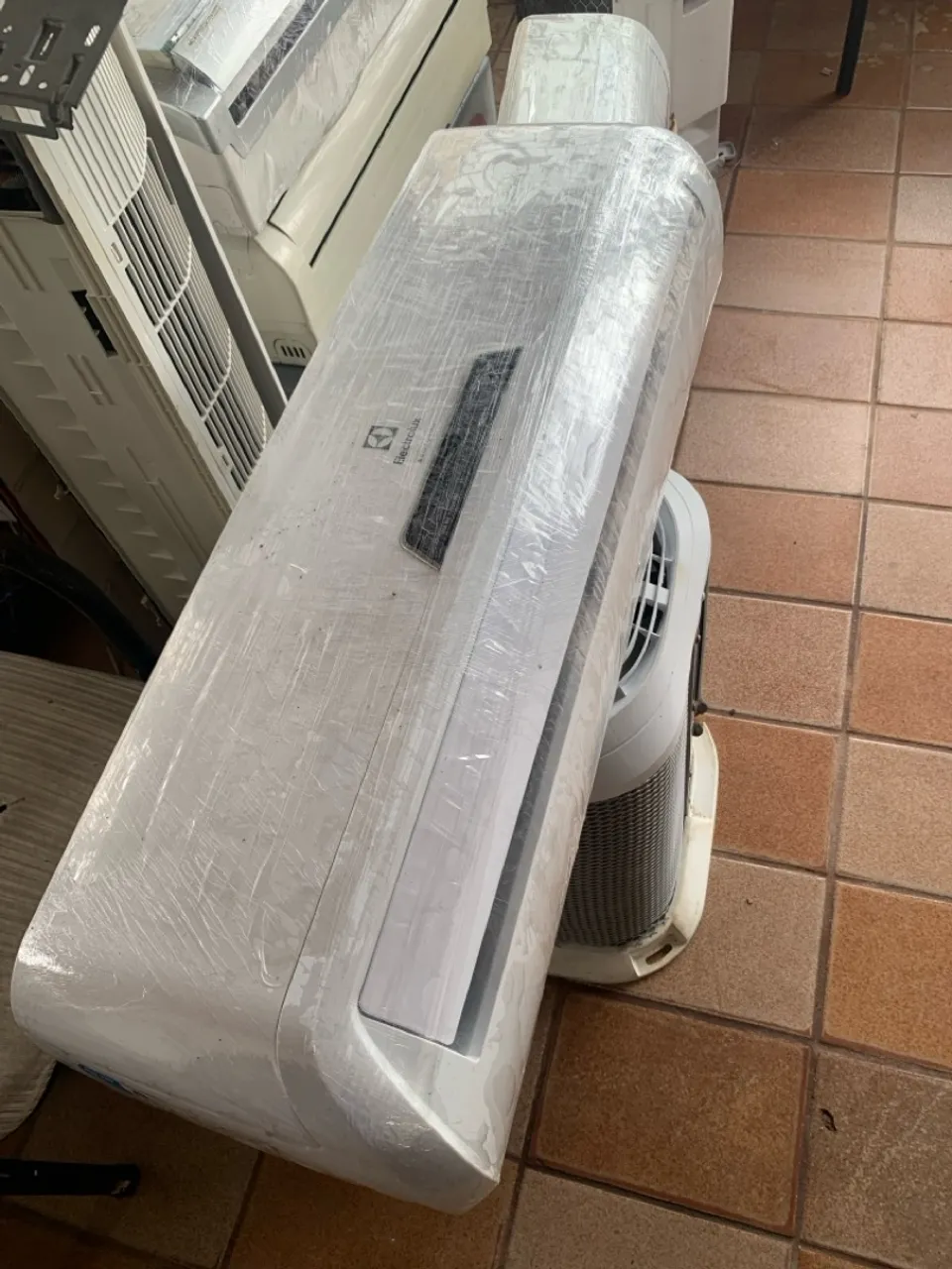 Vendo dois ar-condicionado seminovos *23