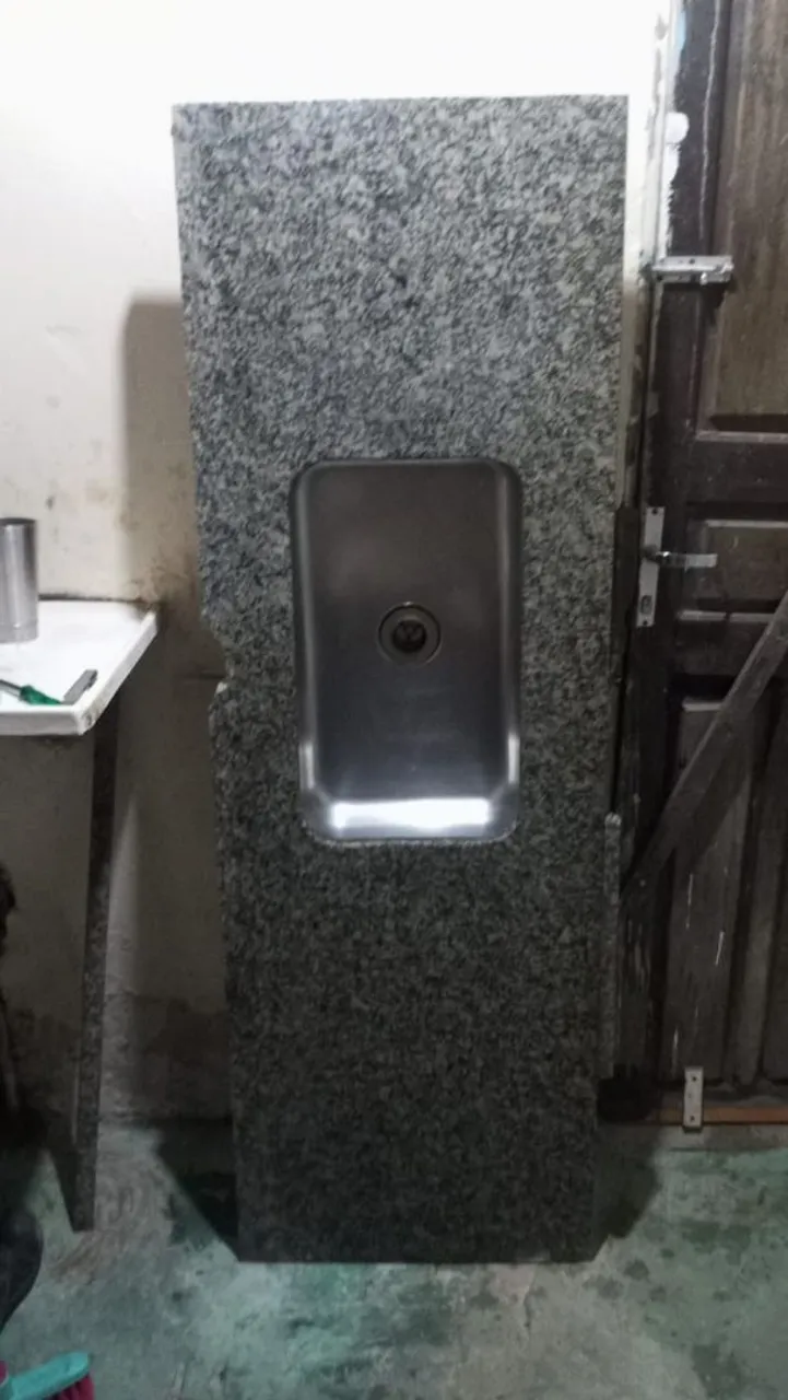 Cuba de aço inoxidável com bancada de granito