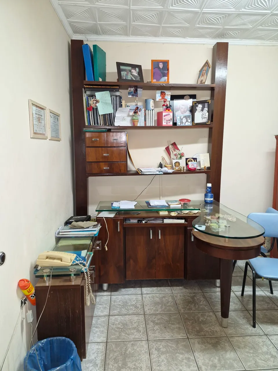 Conjunto Mesa e Estante de Escritório
