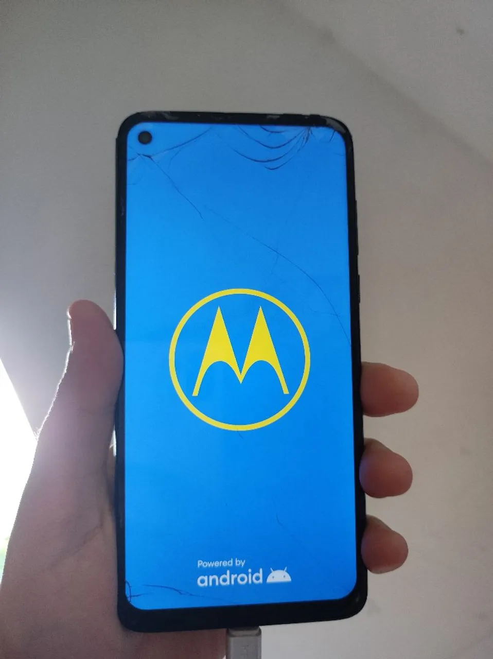 Celular Motorola G8 Power funcionando