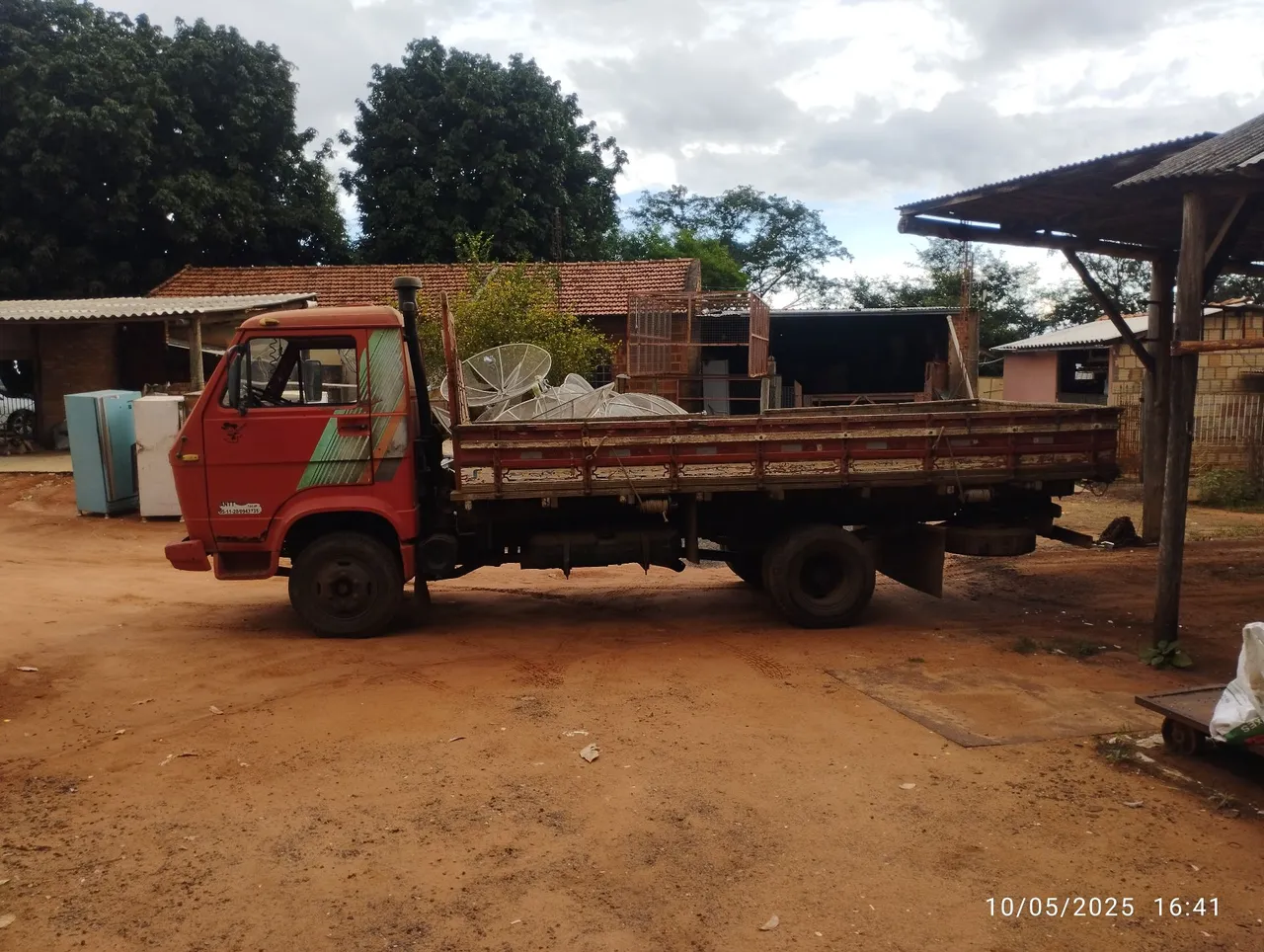 Caminhão V W 6.90