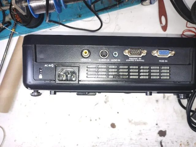 sucata de um projetor lg