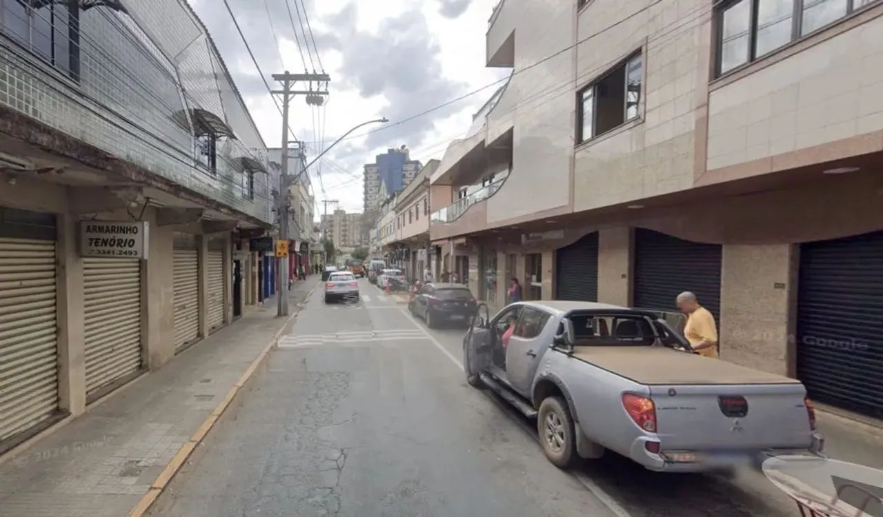 Centro- Dois salões comerciais: Salão 1+ toalete: área 25m2 // Salão 2 + toalete: área 20m - Foto 3